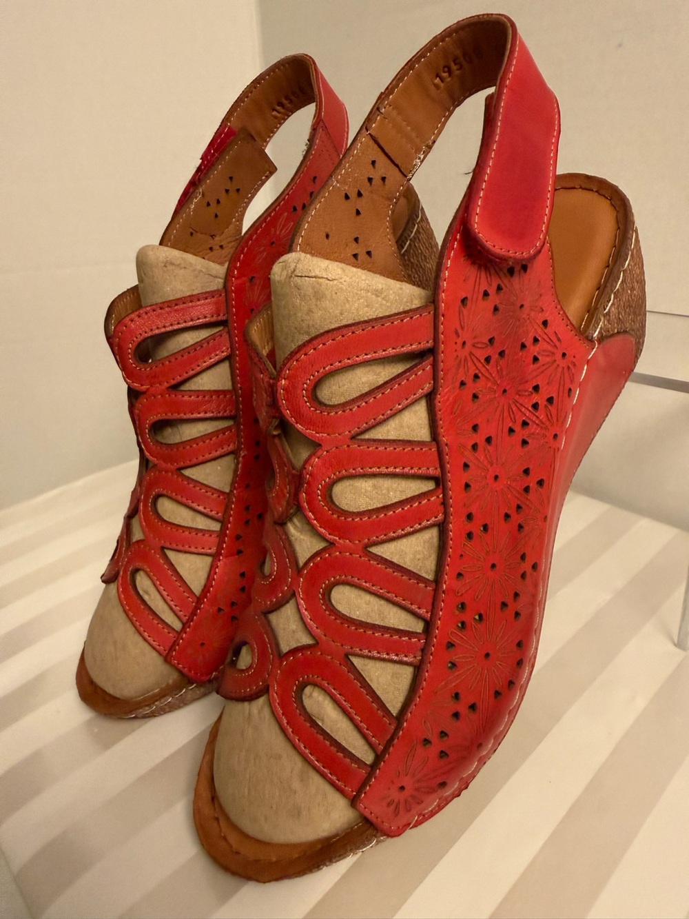 Spring Step Red Leather Cutout Wedge Sandals Size 9 EU 40